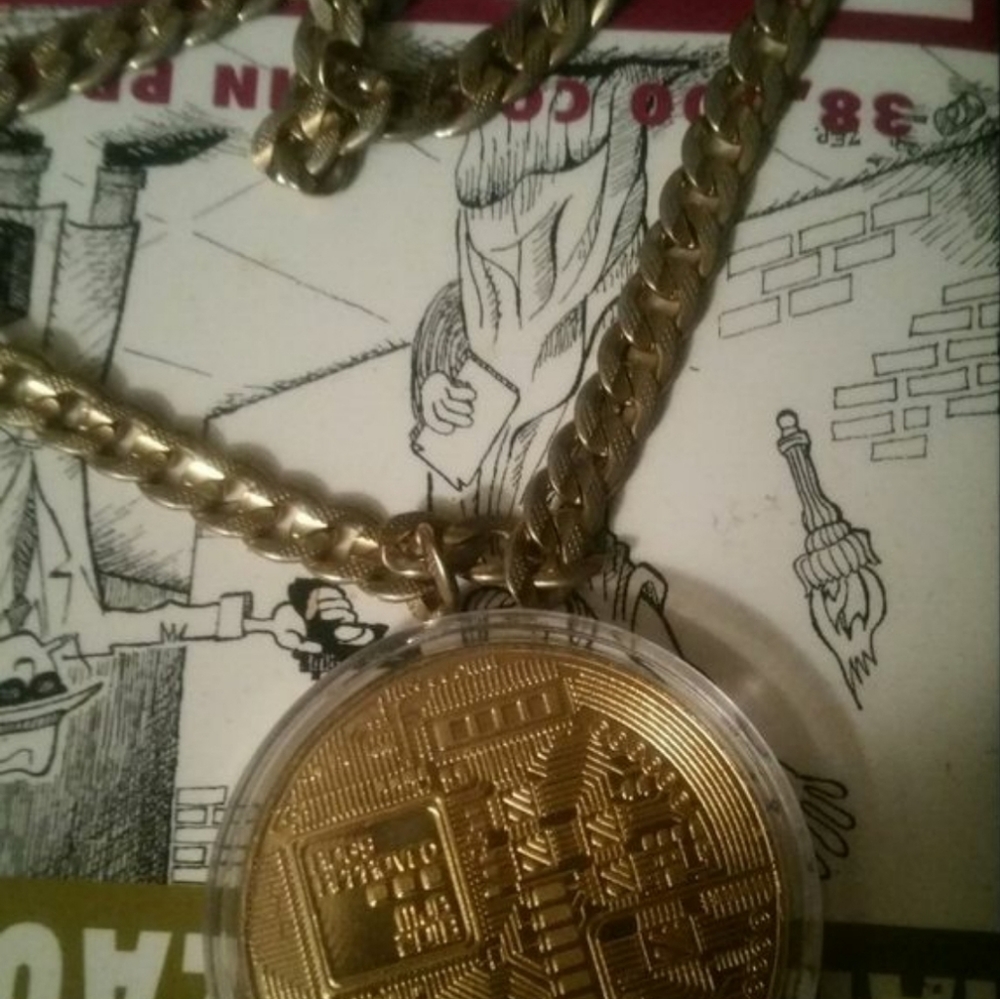 BITCOIN. THE CHAIN NOT INCLUDED